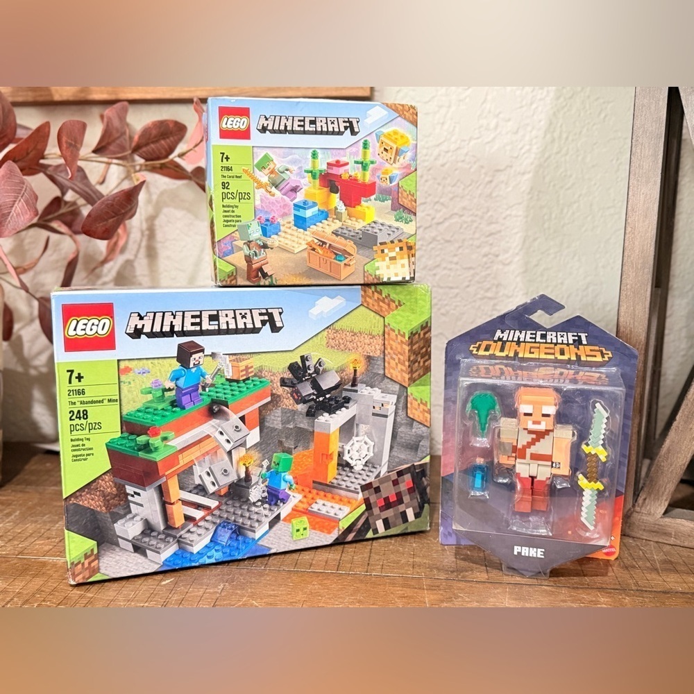 Minecraft Bundle Lego 21116 , 21164 , & PAKE all 3 available now!